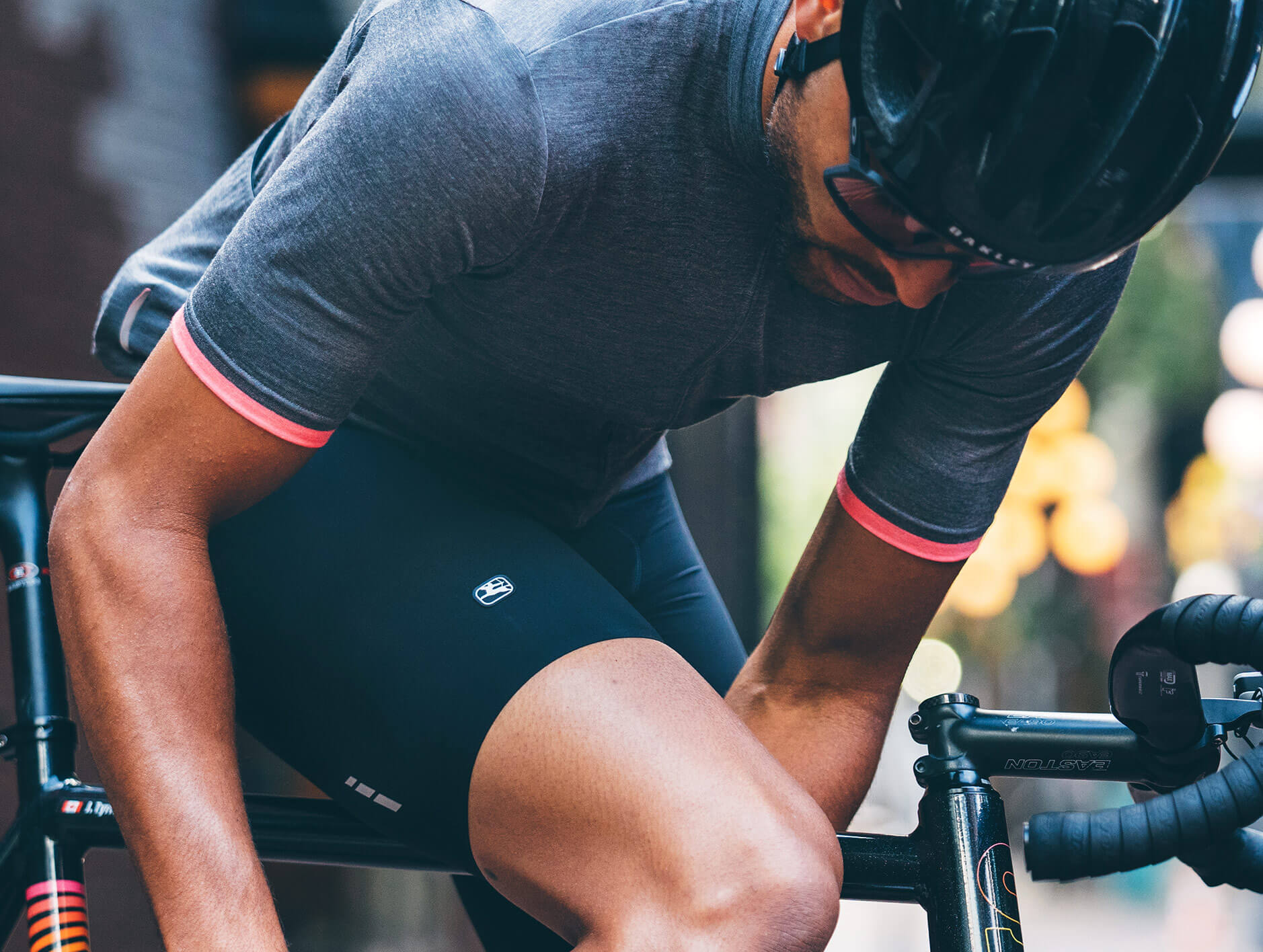 giordana-cycling-bib-short-guide-lungo-square-1 giordana-cycling-bib-short-guide-lungo-square-1