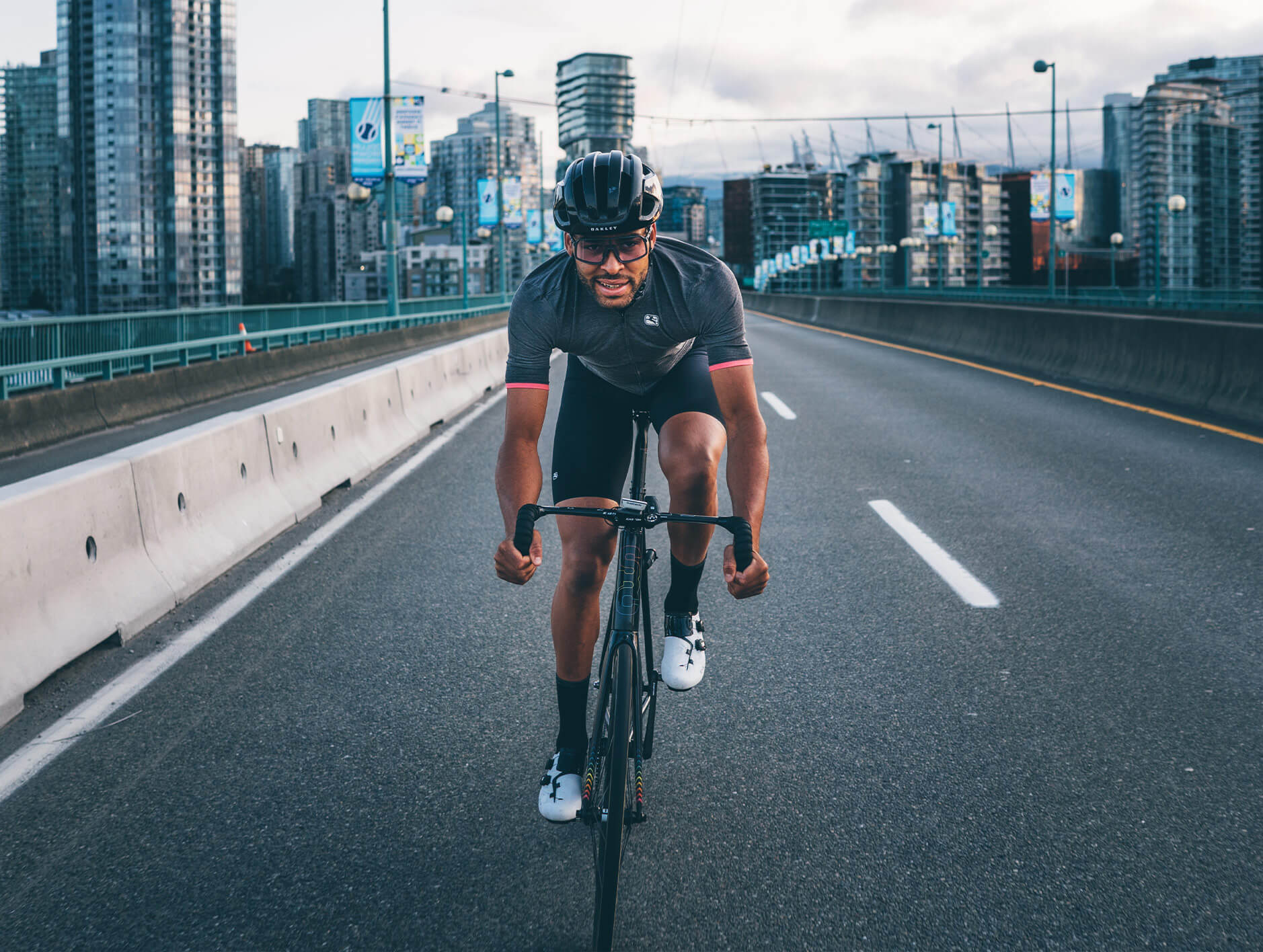 giordana-cycling-bib-short-guide-lungo-square-2 giordana-cycling-bib-short-guide-lungo-square-2